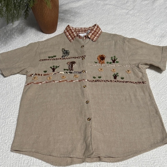Vintage Casey & Max Men's Beige Embroidered Casual Shirt Size M - Picture 1 of 7